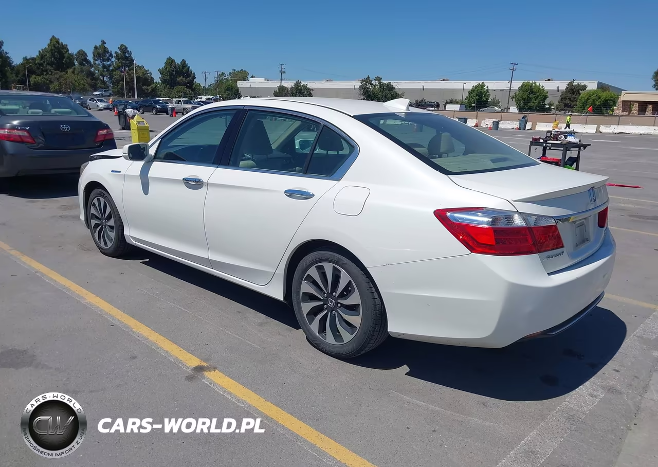 2015 Honda Accord Hybrid Touring VIN:1HGCR6F7XFA001381 - 3