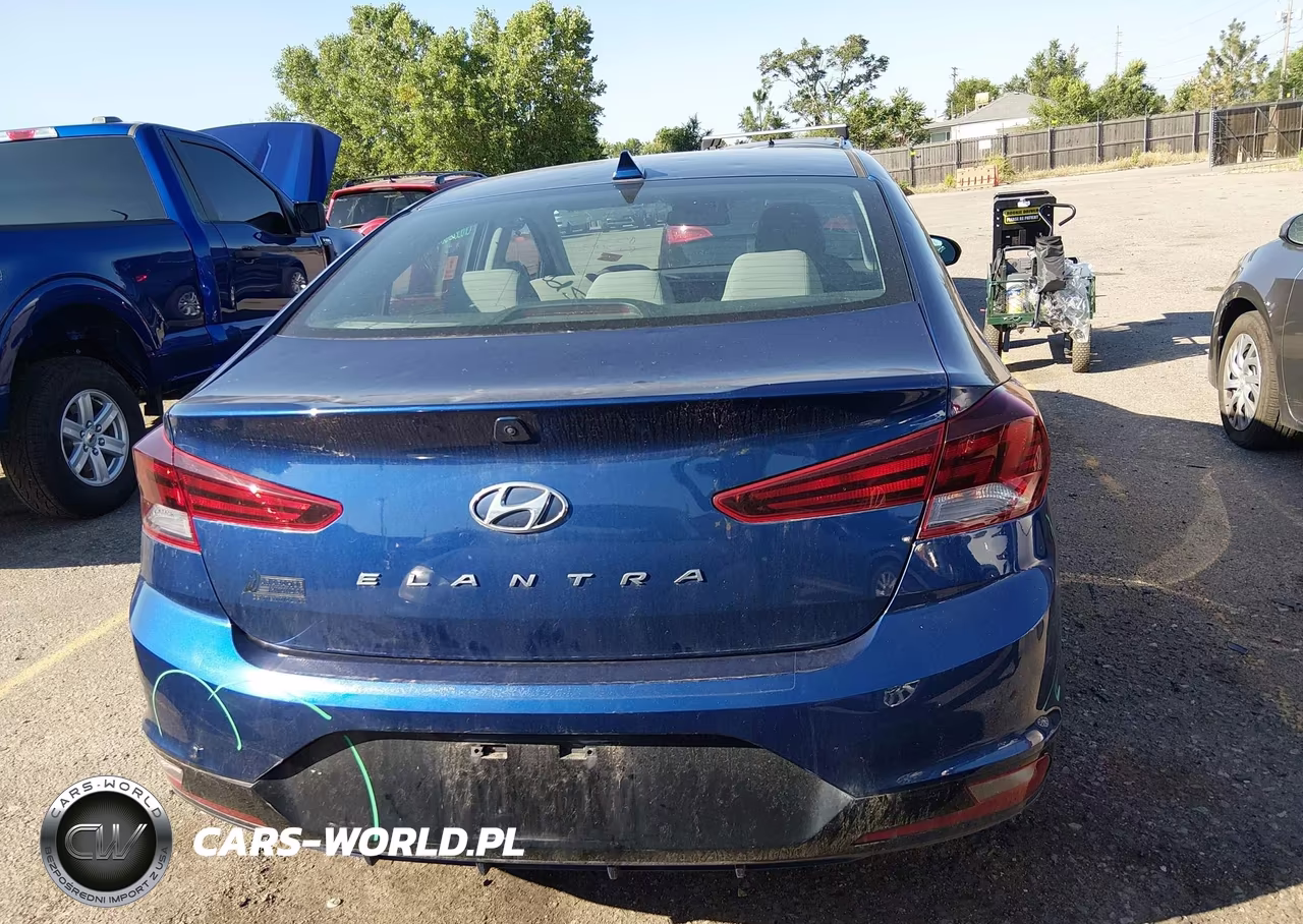2019 Hyundai Elantra Sel VIN:5NPD84LF1KH439859 - 17