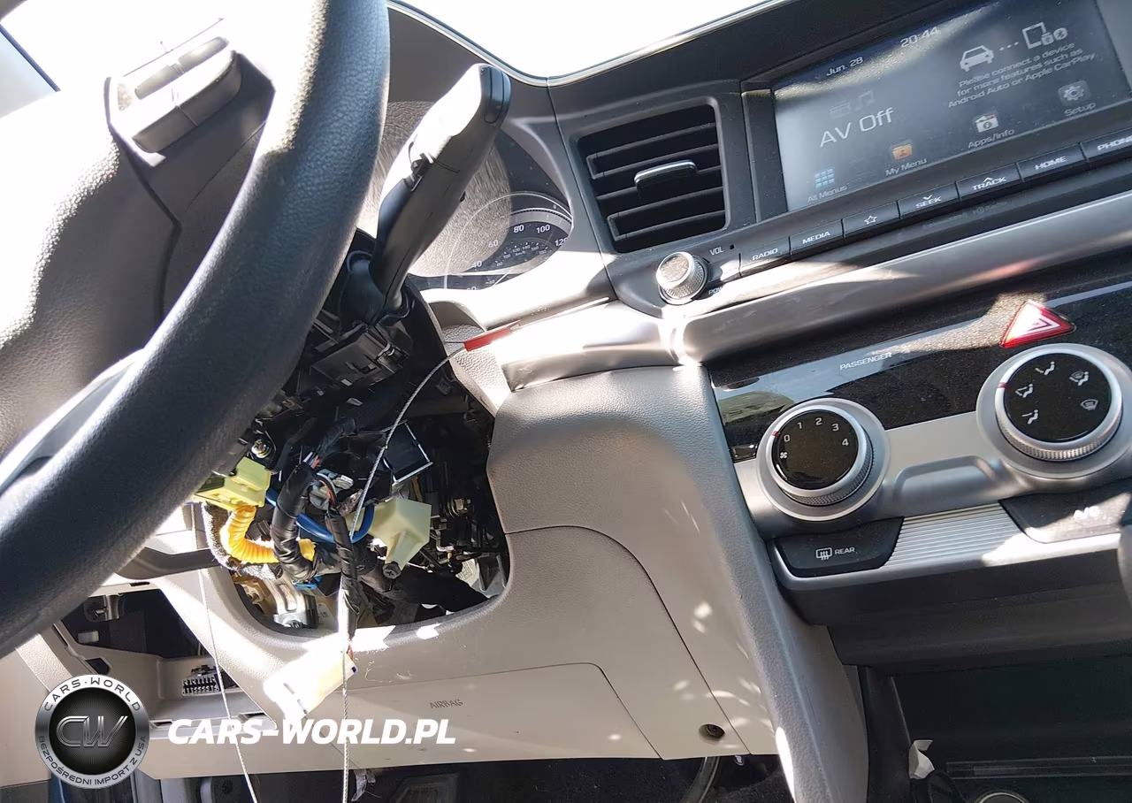 2019 Hyundai Elantra Sel VIN:5NPD84LF1KH439859 - 18