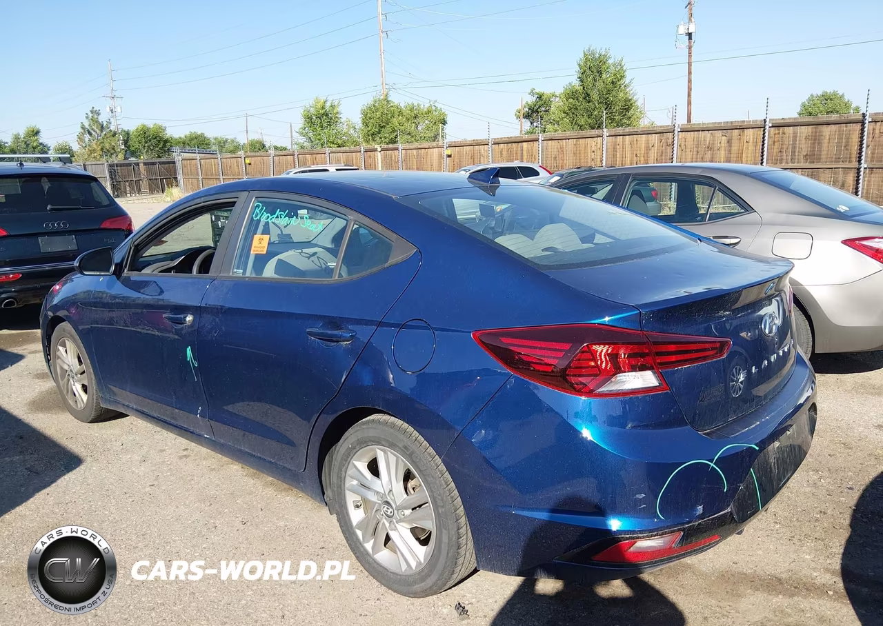 2019 Hyundai Elantra Sel VIN:5NPD84LF1KH439859 - 3