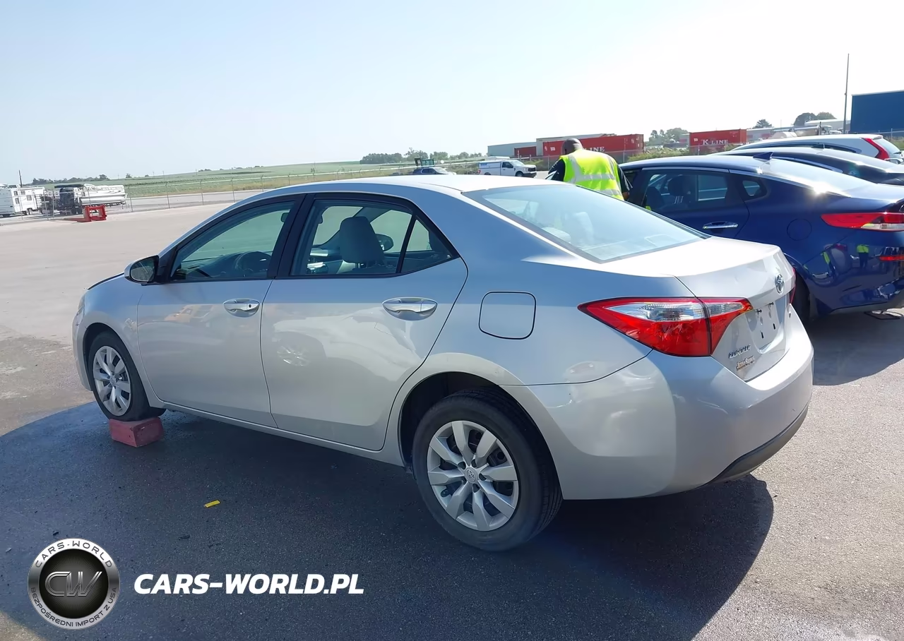 2015 Toyota Corolla Le VIN:2T1BURHE1FC352911 - 15