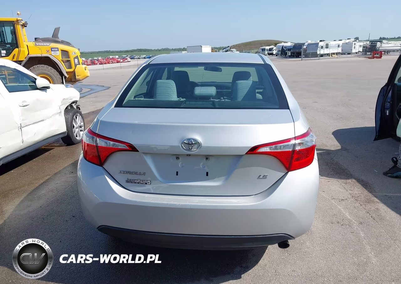2015 Toyota Corolla Le VIN:2T1BURHE1FC352911 - 17