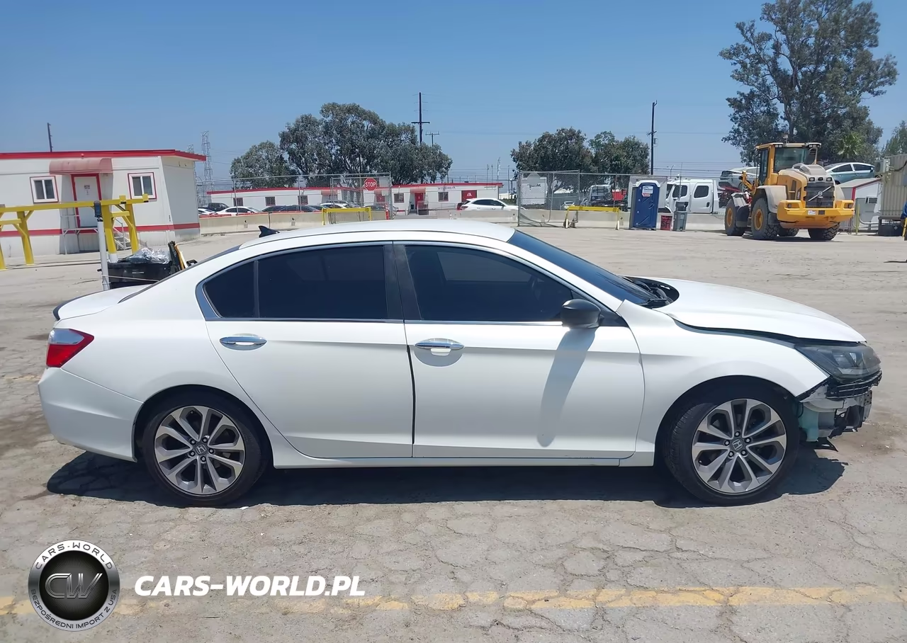 2015 Honda Accord Sport VIN:1HGCR2F55FA068431 - 14