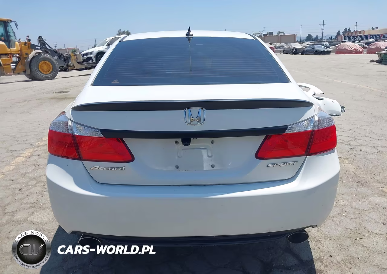 2015 Honda Accord Sport VIN:1HGCR2F55FA068431 - 17