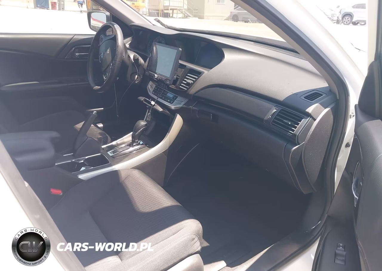 2015 Honda Accord Sport VIN:1HGCR2F55FA068431 - 5