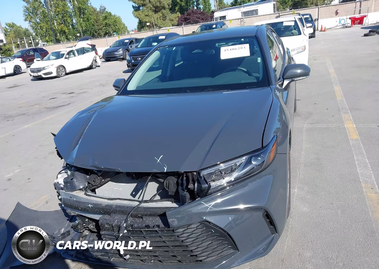 2026 Toyota Camry Le VIN:4T1DAACK9TU253814 - 12
