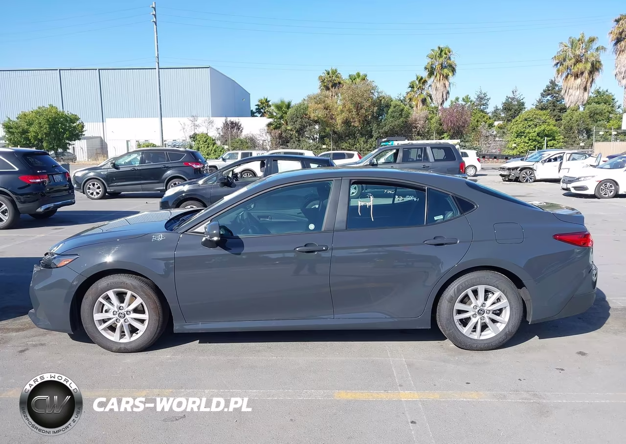 2026 Toyota Camry Le VIN:4T1DAACK9TU253814 - 14