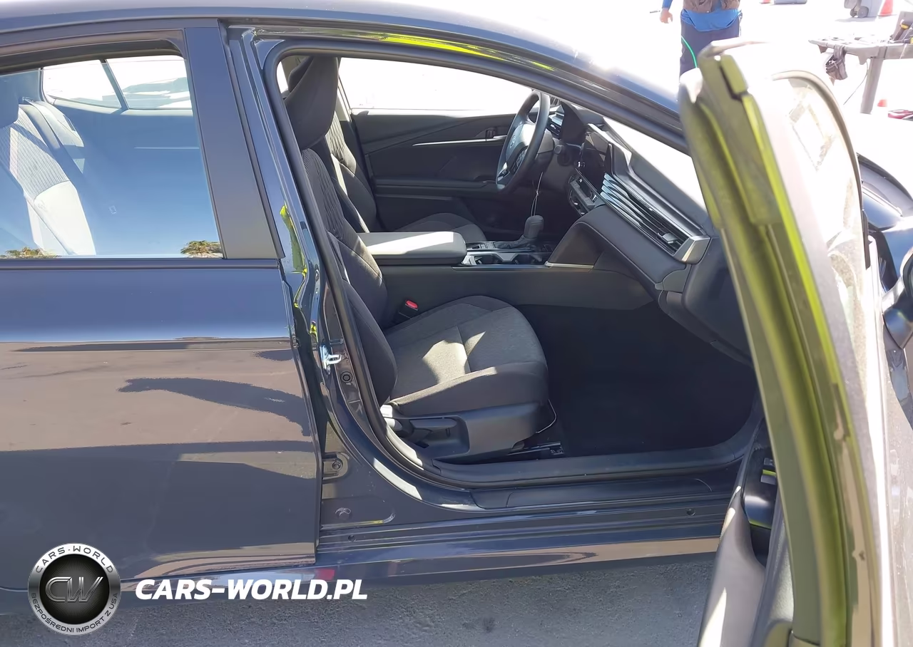 2026 Toyota Camry Le VIN:4T1DAACK9TU253814 - 5