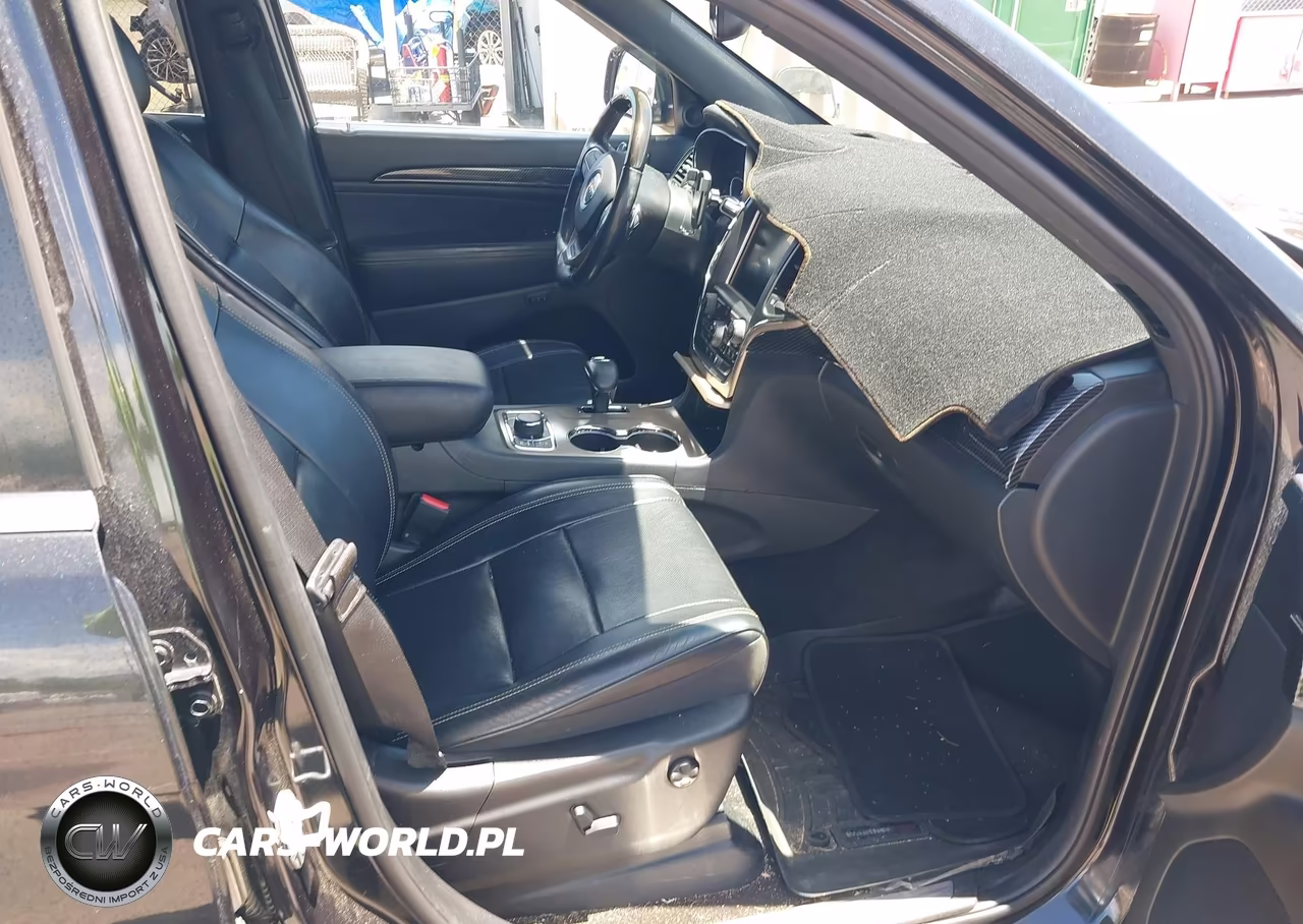 2015 Jeep Grand Cherokee Overland VIN:1C4RJFCG5FC866963 - 5