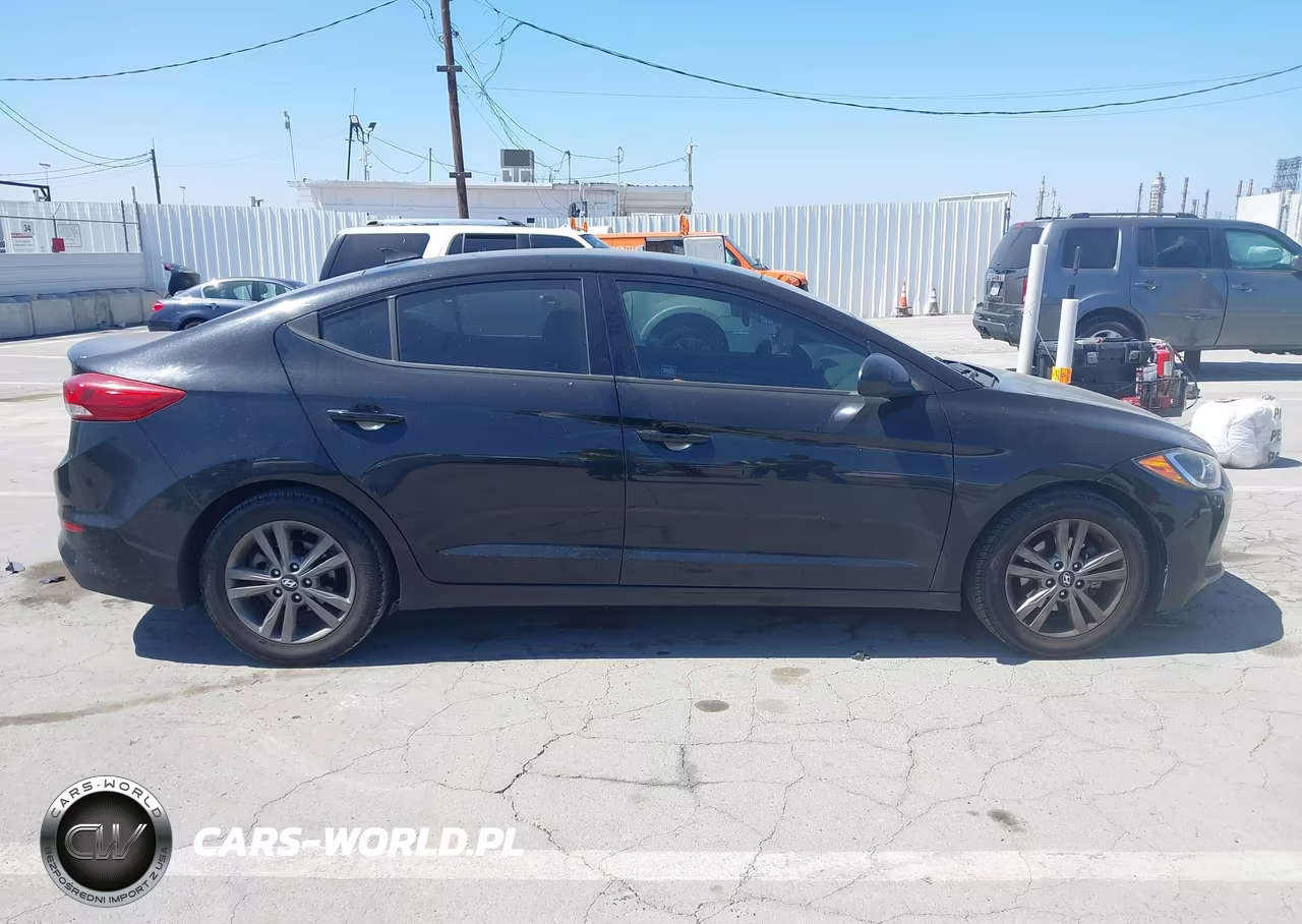 2018 Hyundai Elantra Sel VIN:5NPD84LF4JH214821 - 13