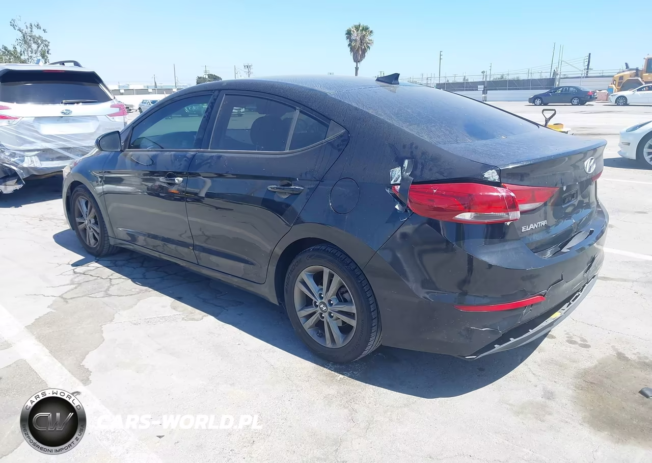 2018 Hyundai Elantra Sel VIN:5NPD84LF4JH214821 - 3