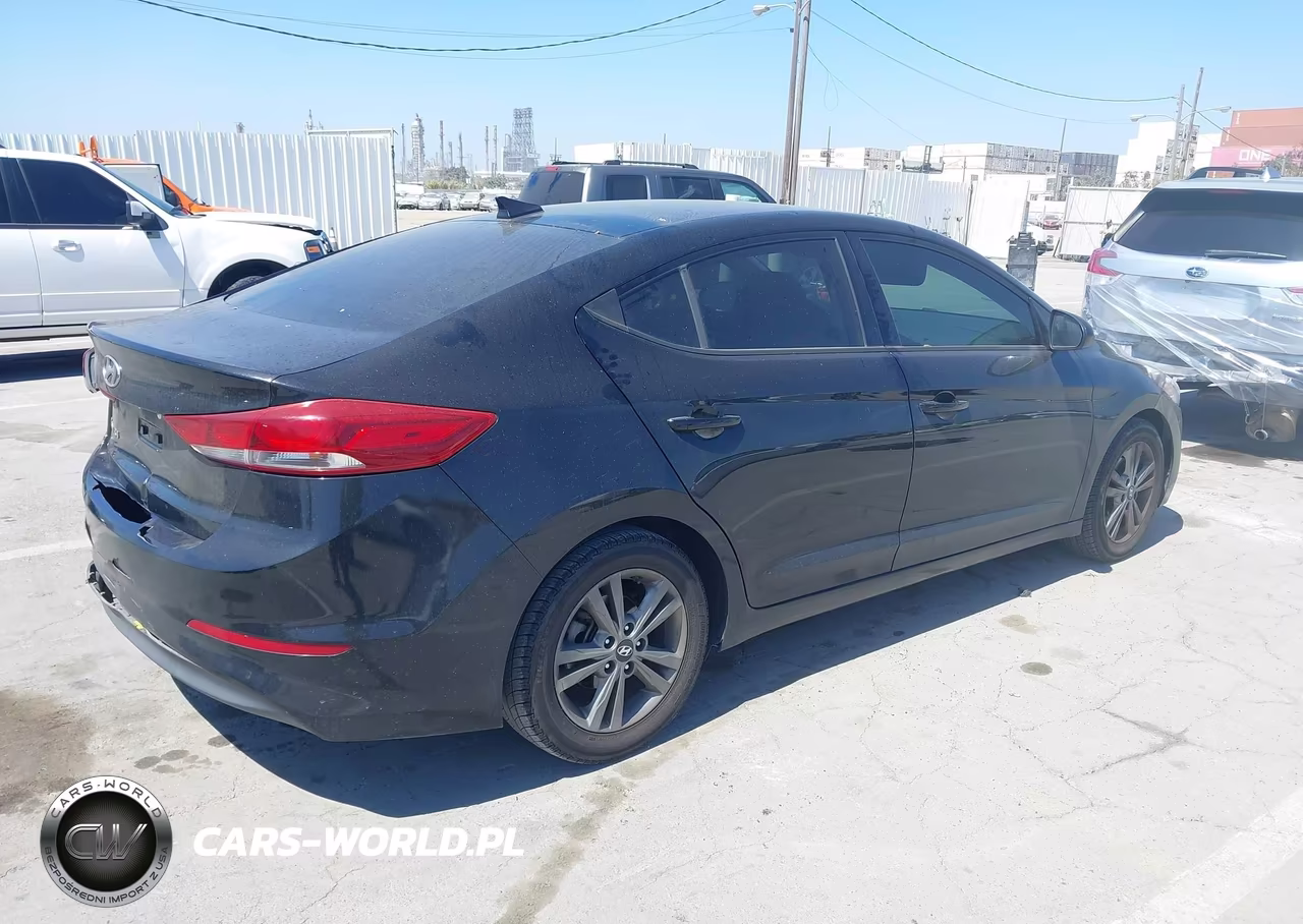 2018 Hyundai Elantra Sel VIN:5NPD84LF4JH214821 - 4