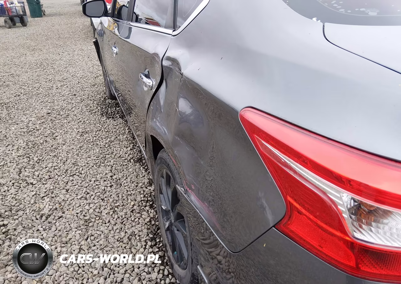 2018 Nissan Sentra S VIN:3N1AB7AP8JY346472 - 21