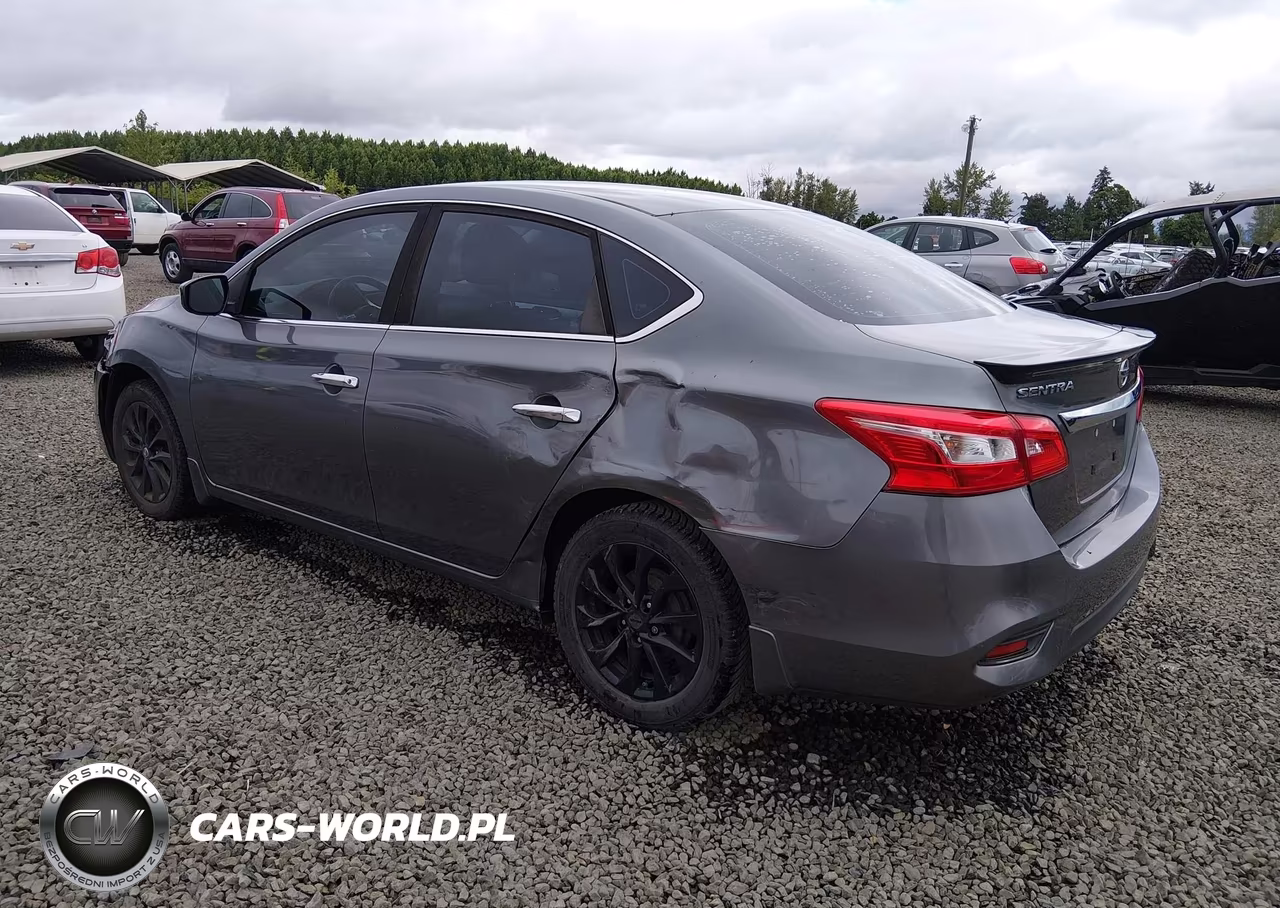 2018 Nissan Sentra S VIN:3N1AB7AP8JY346472 - 3