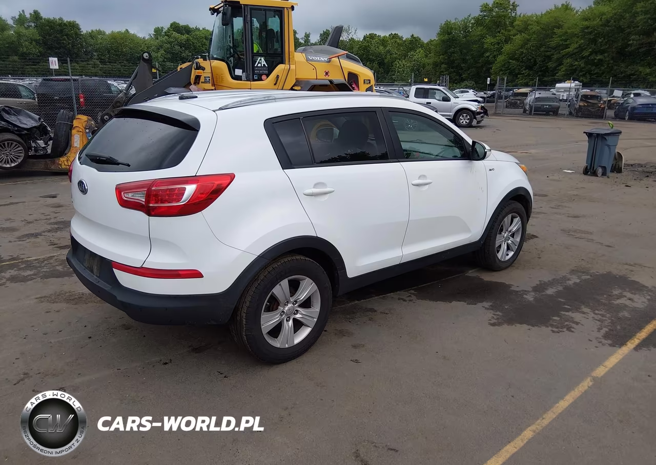 2012 Kia Sportage Lx VIN:KNDPBCA20C7249565 - 4