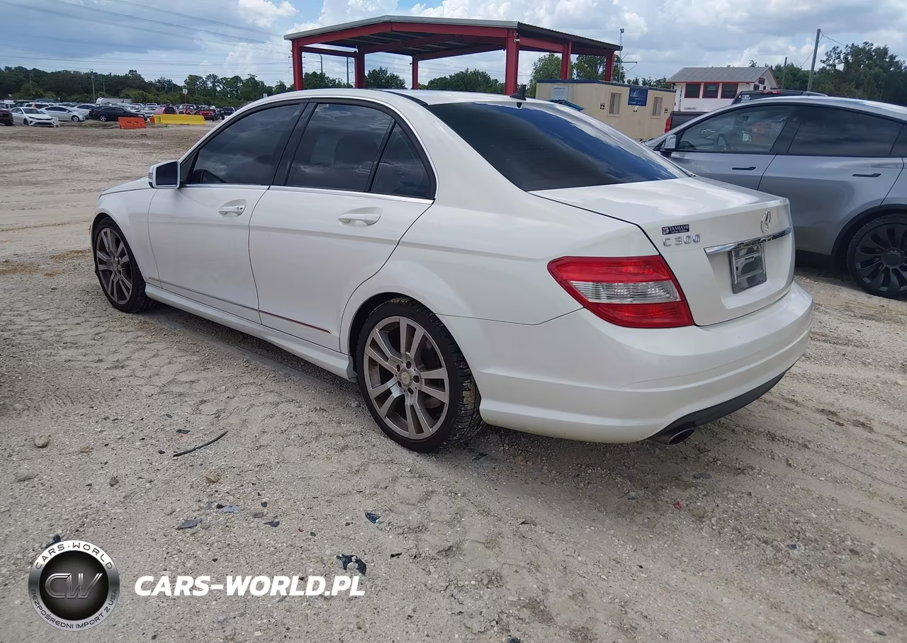 2011 Mercedes-Benz C 300 Luxury-Sport VIN:WDDGF5EB2BF654721 - 3