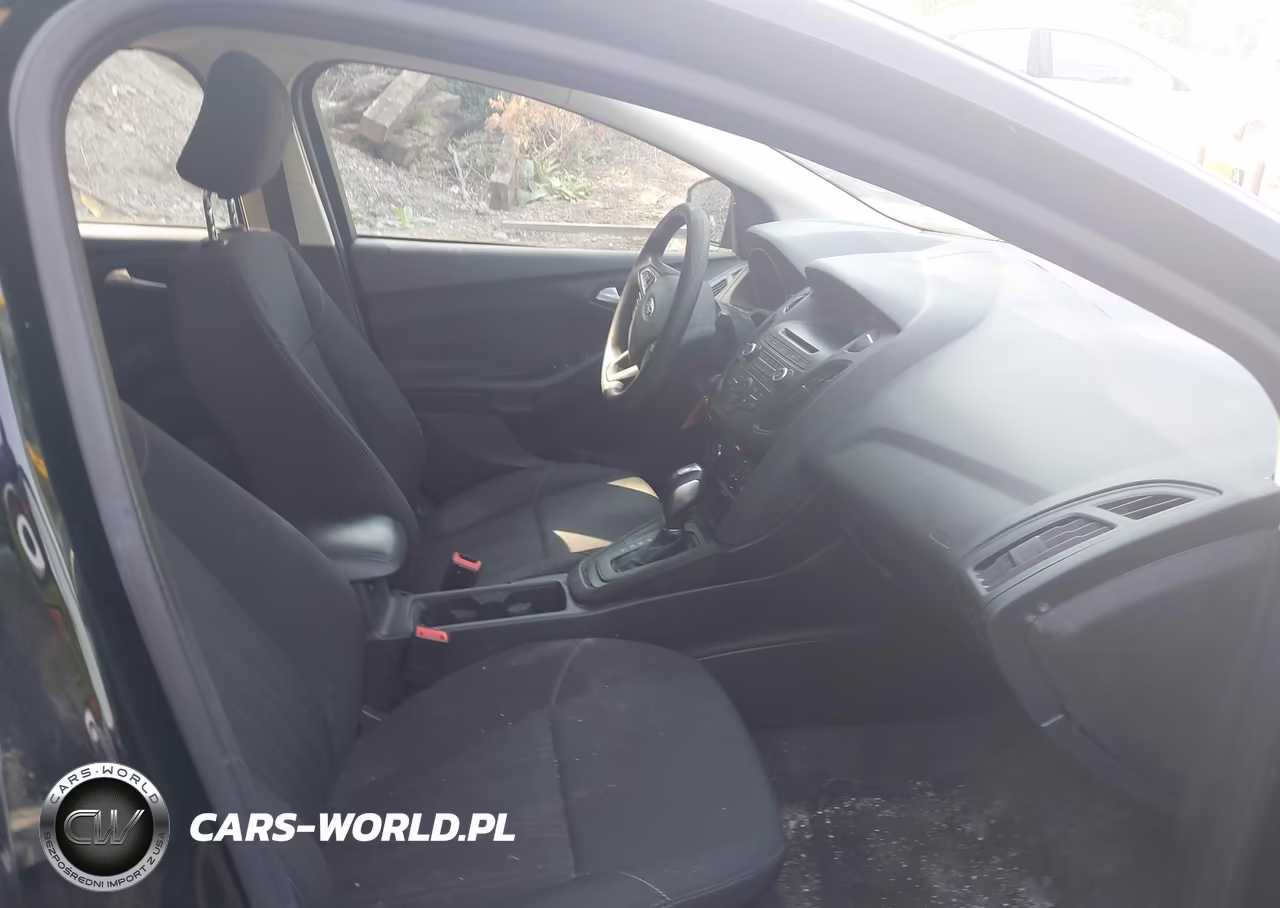 2016 Ford Focus Se VIN:1FADP3F21GL312995 - 5