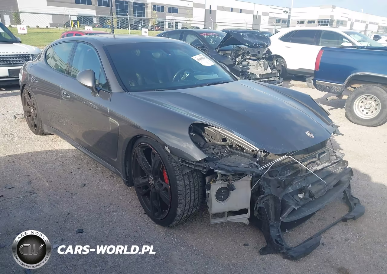 2015 Porsche Panamera Gts