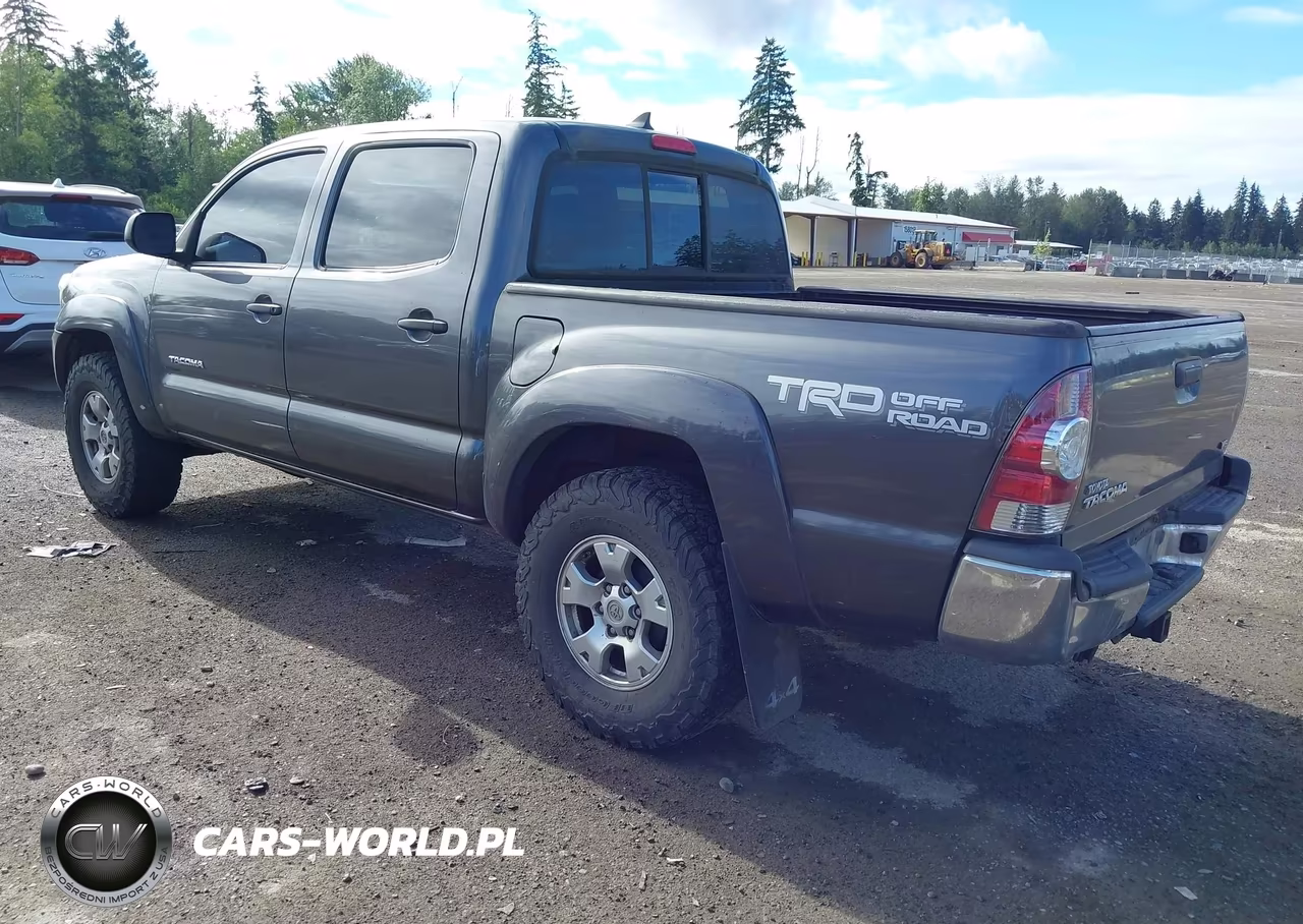 2014 Toyota Tacoma Base V6 VIN:5TFLU4EN4EX104079 - 3
