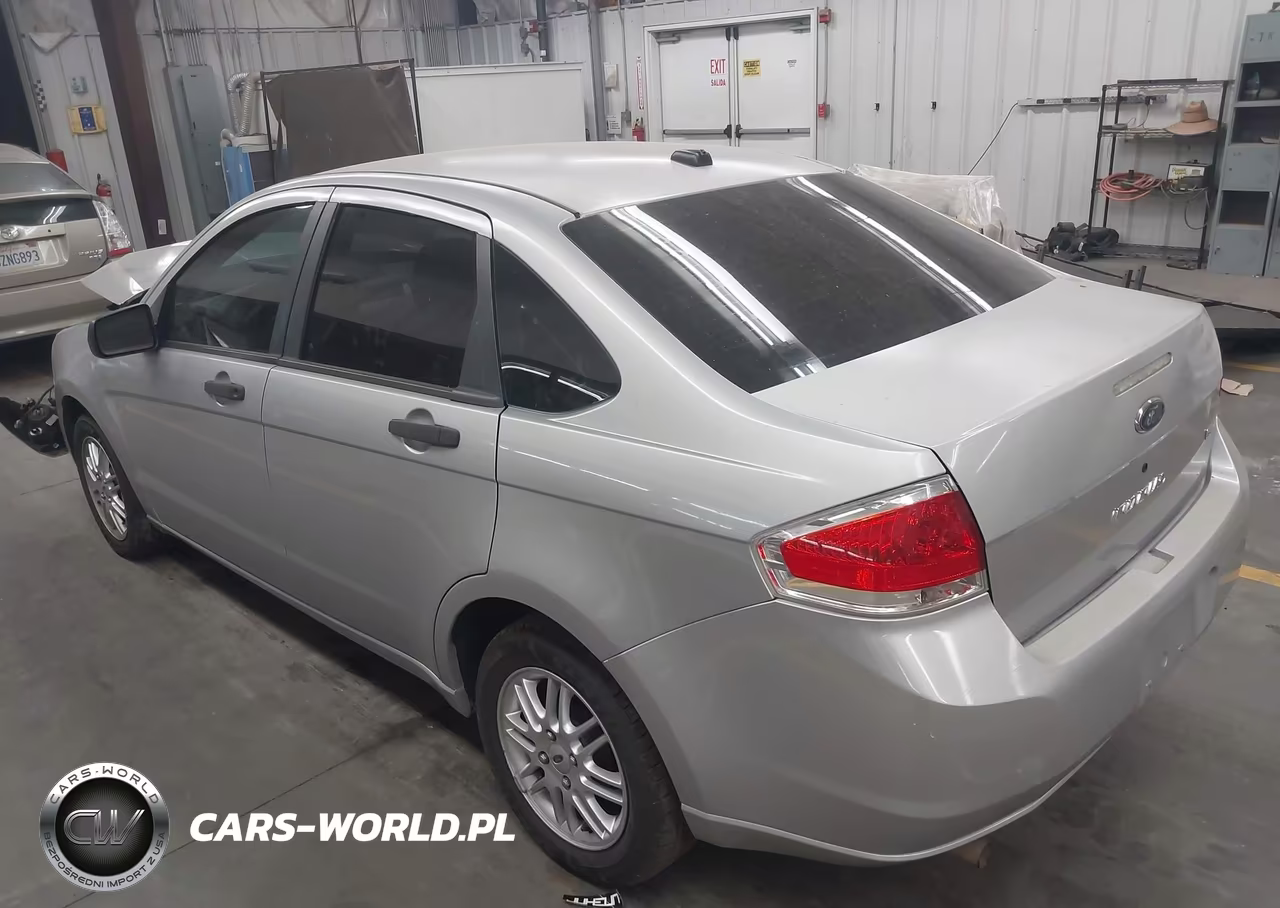 2009 Ford Focus Se VIN:1FAHP35NX9W167504 - 3
