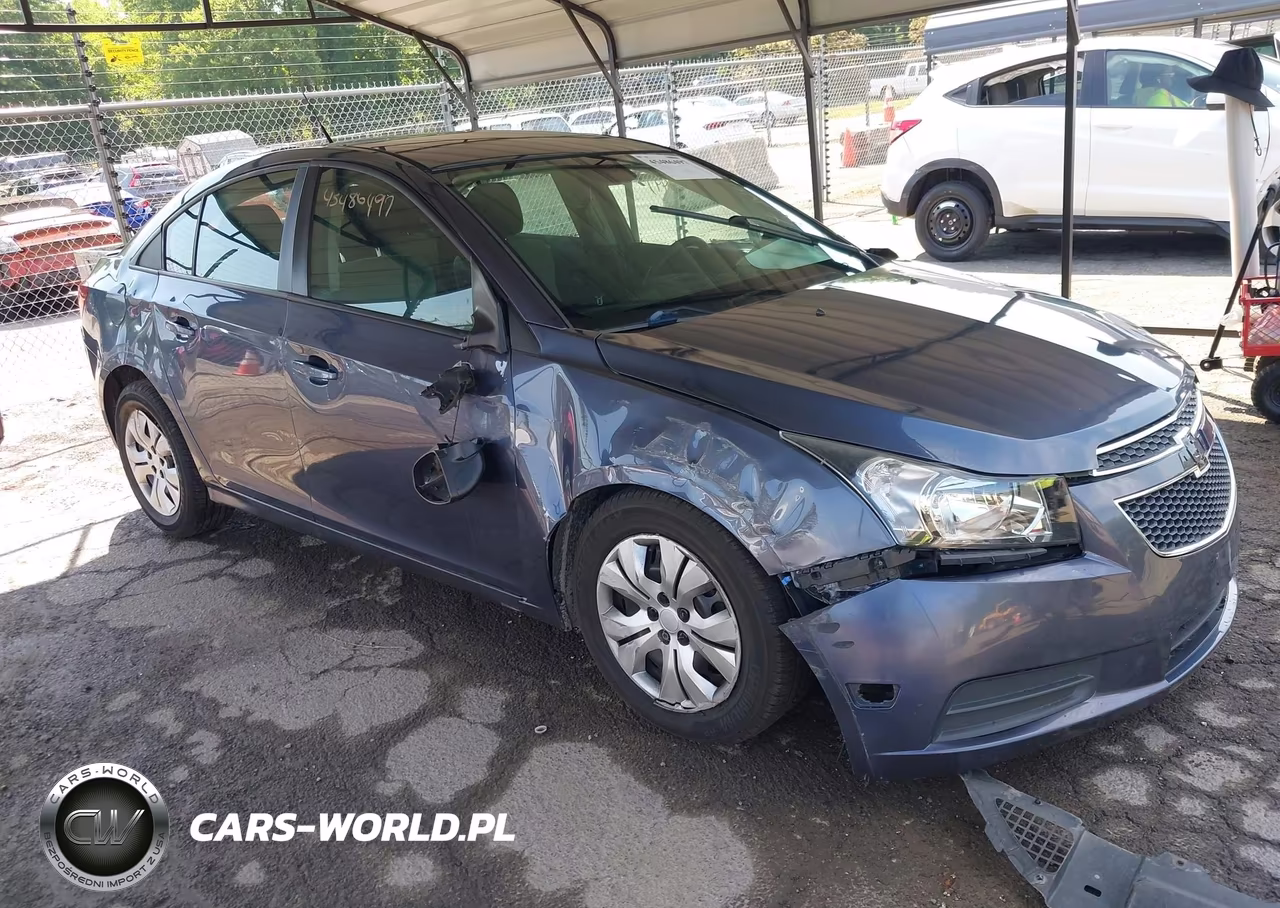 2013 Chevrolet Cruze Ls Auto – zdjęcie 1 z 18