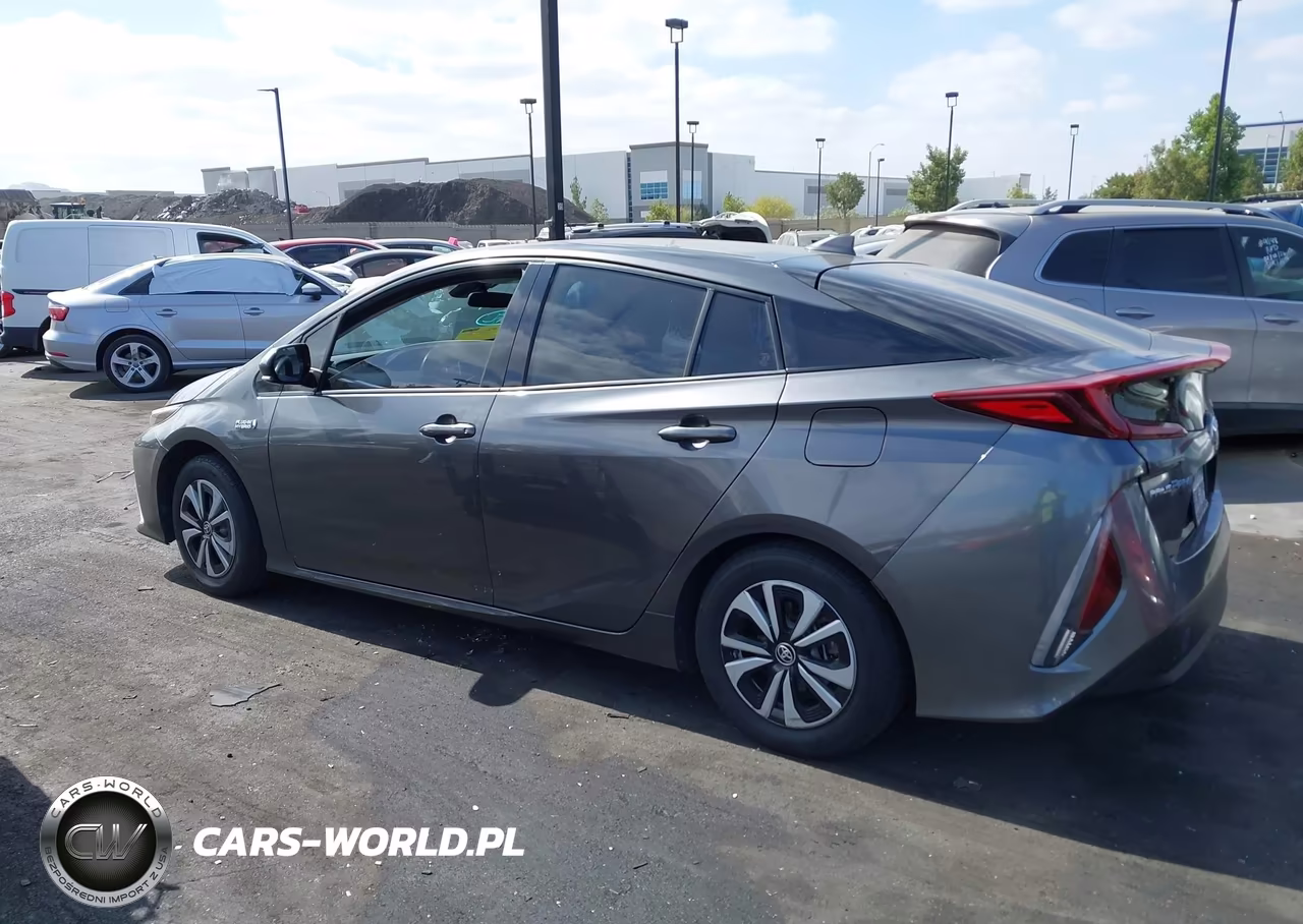 2018 Toyota Prius Prime Plus VIN:JTDKARFPXJ3081197 - 14
