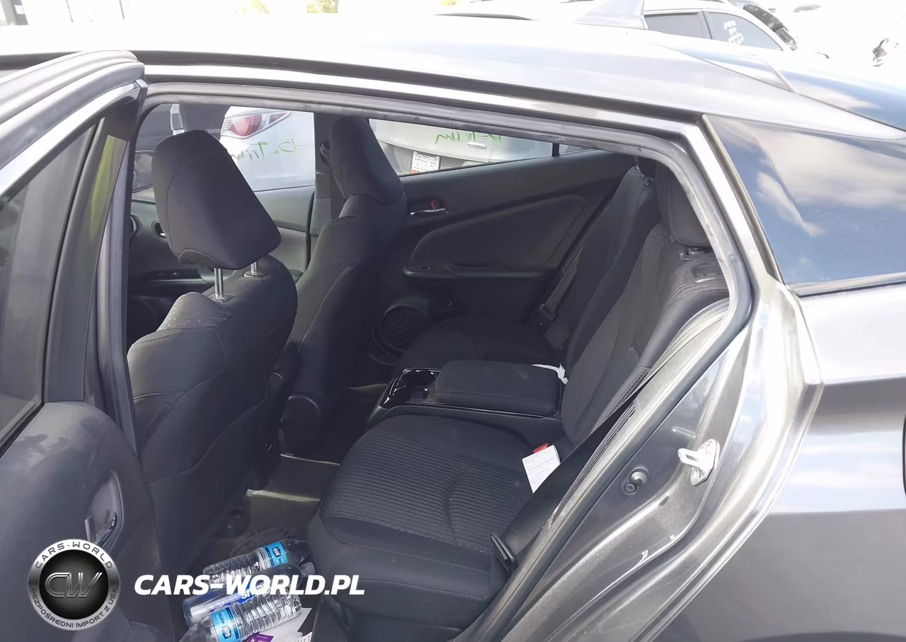 2018 Toyota Prius Prime Plus VIN:JTDKARFPXJ3081197 - 8