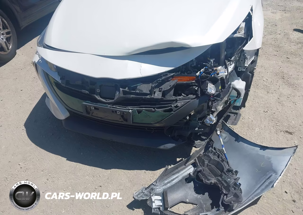 2018 Toyota Prius Prime Premium VIN:JTDKARFP2J3102835 - 6