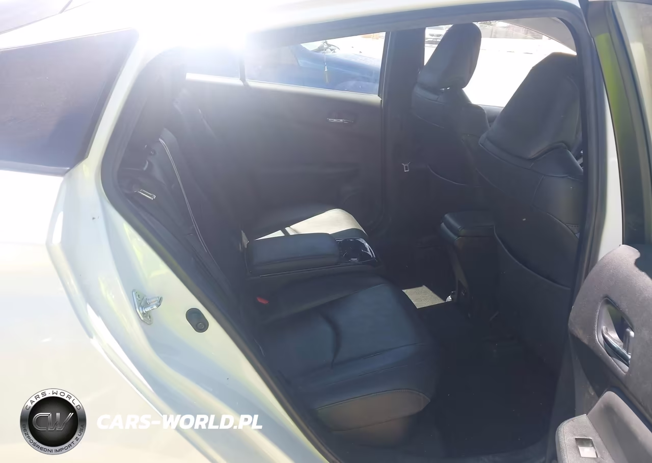2018 Toyota Prius Prime Premium VIN:JTDKARFP2J3102835 - 8