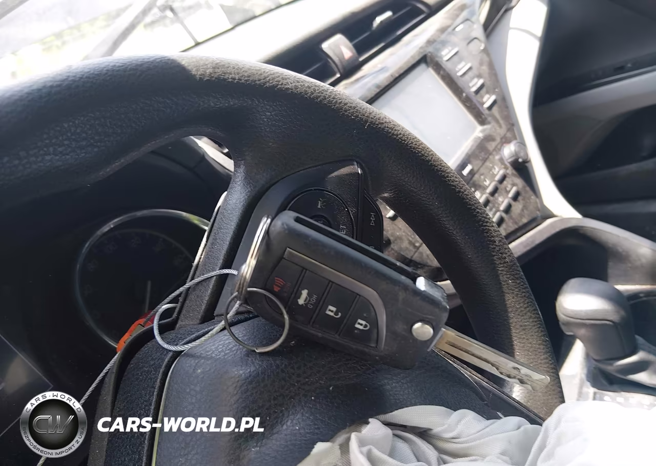 2020 Toyota Camry Le VIN:4T1C11AK1LU322350 - 11