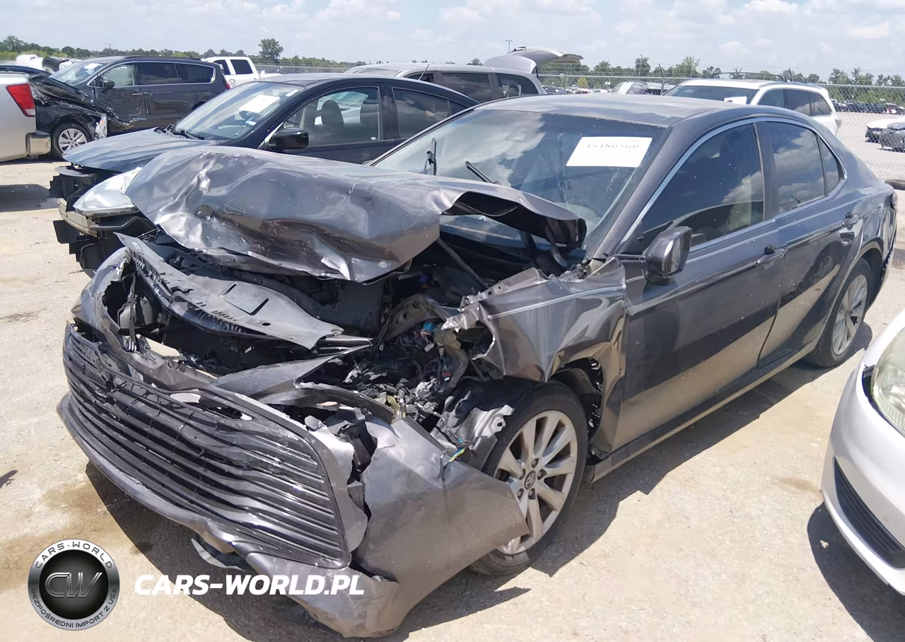 2020 Toyota Camry Le VIN:4T1C11AK1LU322350 - 2