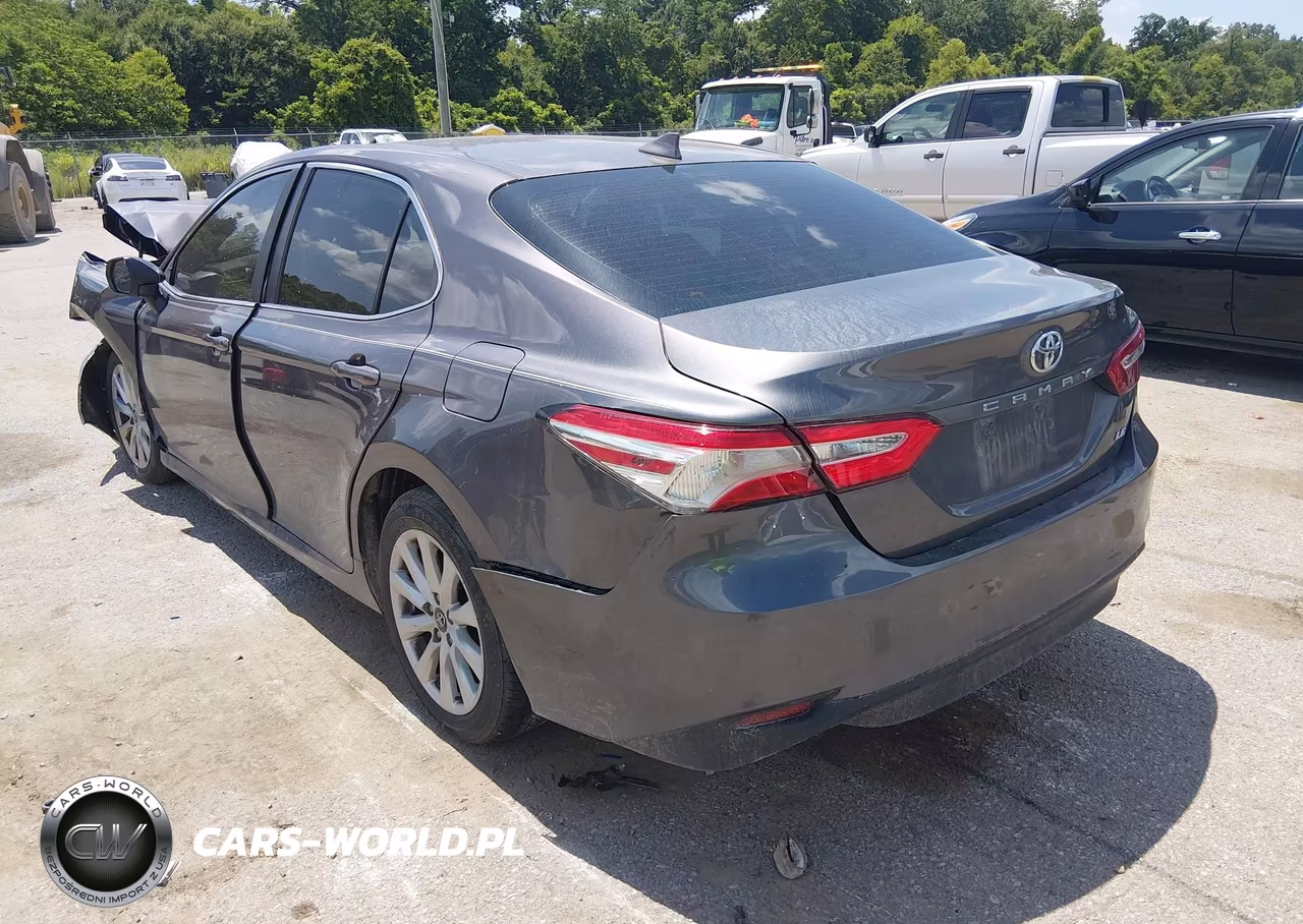 2020 Toyota Camry Le VIN:4T1C11AK1LU322350 - 3