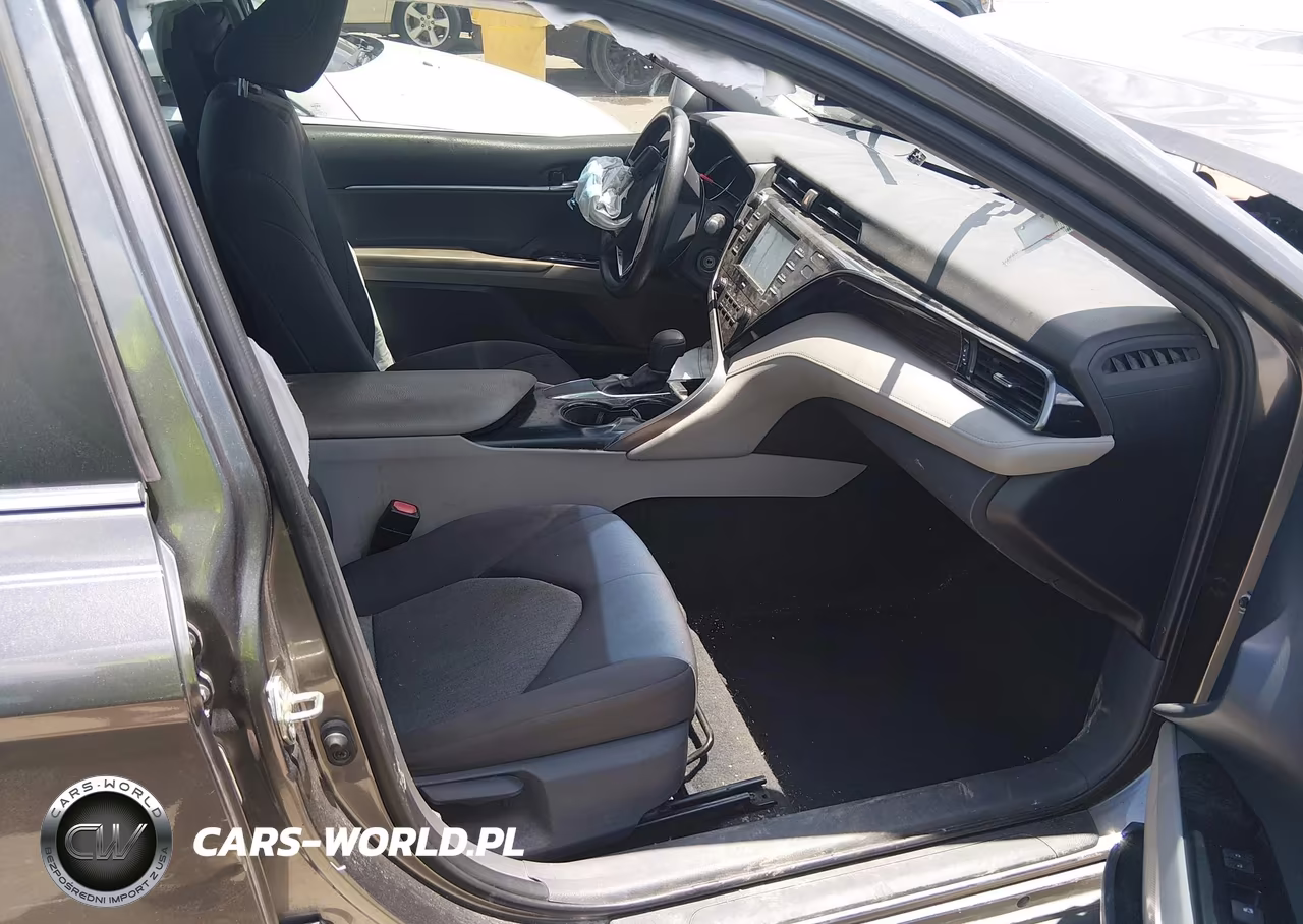 2020 Toyota Camry Le VIN:4T1C11AK1LU322350 - 5