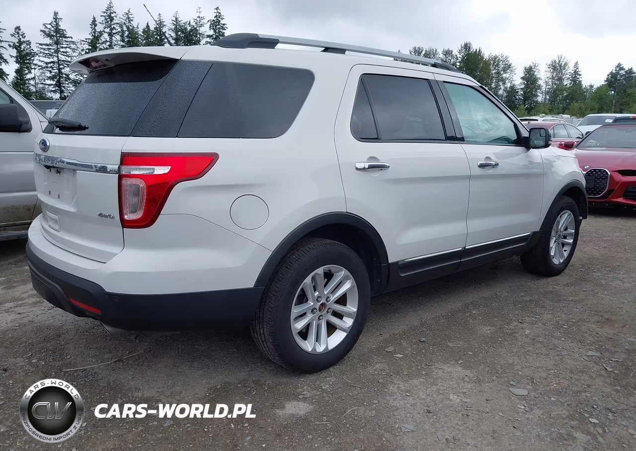 2011 Ford Explorer Xlt VIN:1FMHK8D86BGA65839 - 4