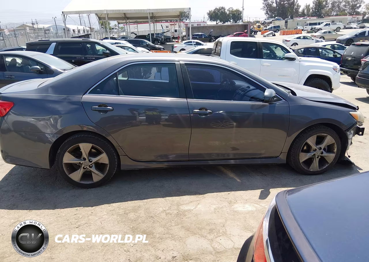 2014 Toyota Camry Se Sport VIN:4T1BF1FK5EU753086 - 14