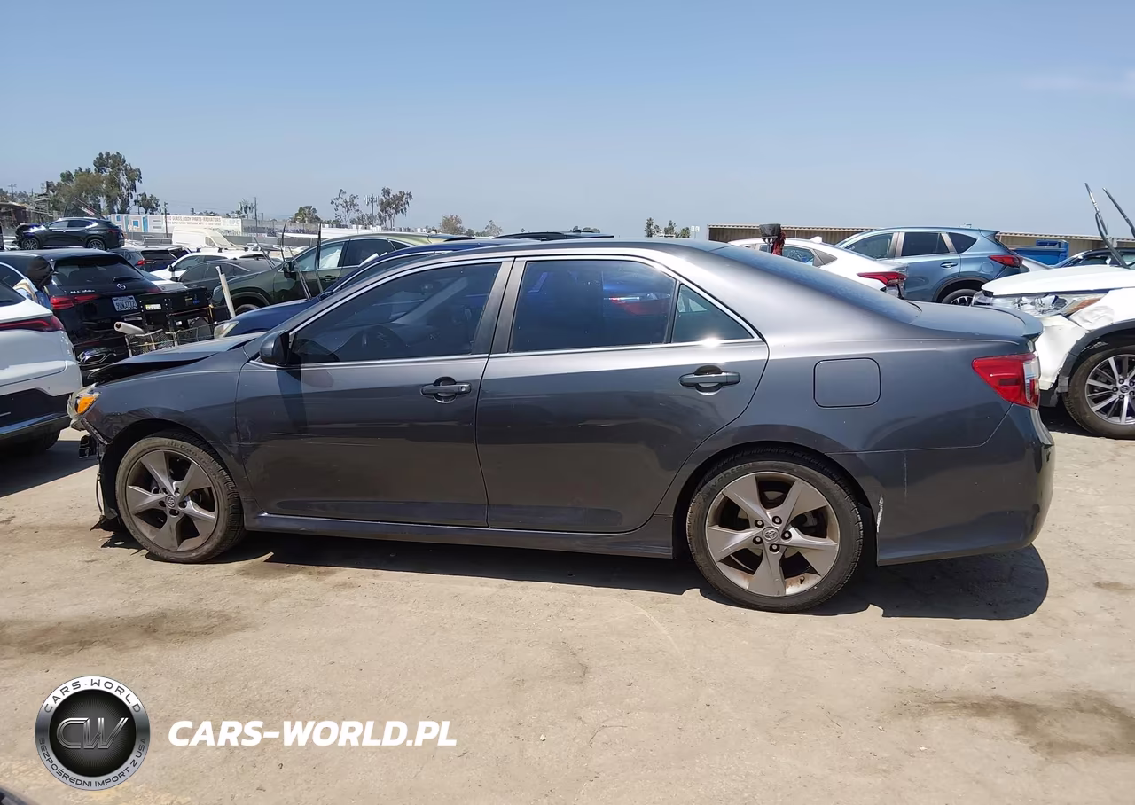 2014 Toyota Camry Se Sport VIN:4T1BF1FK5EU753086 - 15