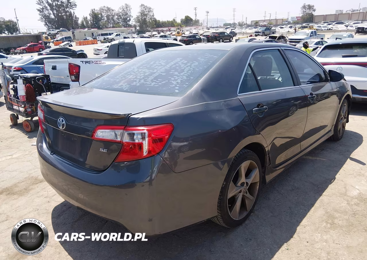 2014 Toyota Camry Se Sport VIN:4T1BF1FK5EU753086 - 4