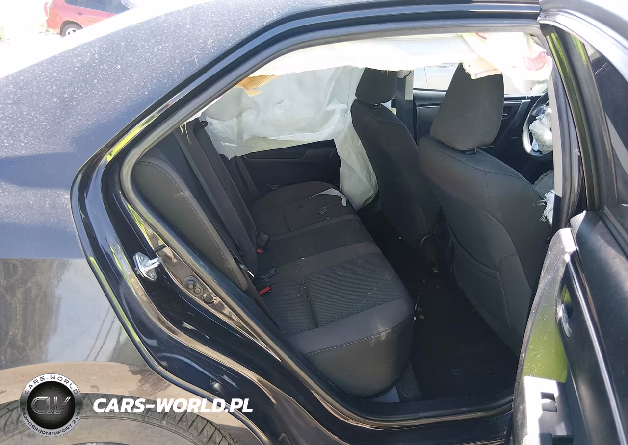 2018 Toyota Corolla Le VIN:2T1BURHE8JC123473 - 8