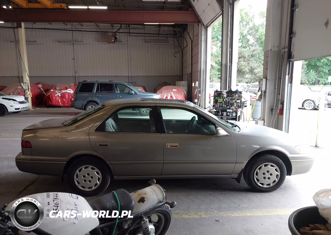 1997 Toyota Camry Le VIN:JT2BG22K8V0090819 - 13