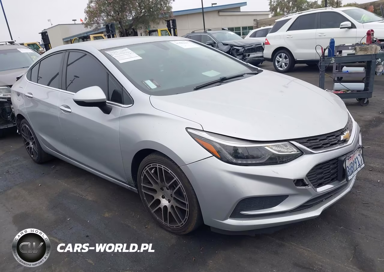 2018 Chevrolet Cruze Lt Auto – zdjęcie 1 z 18
