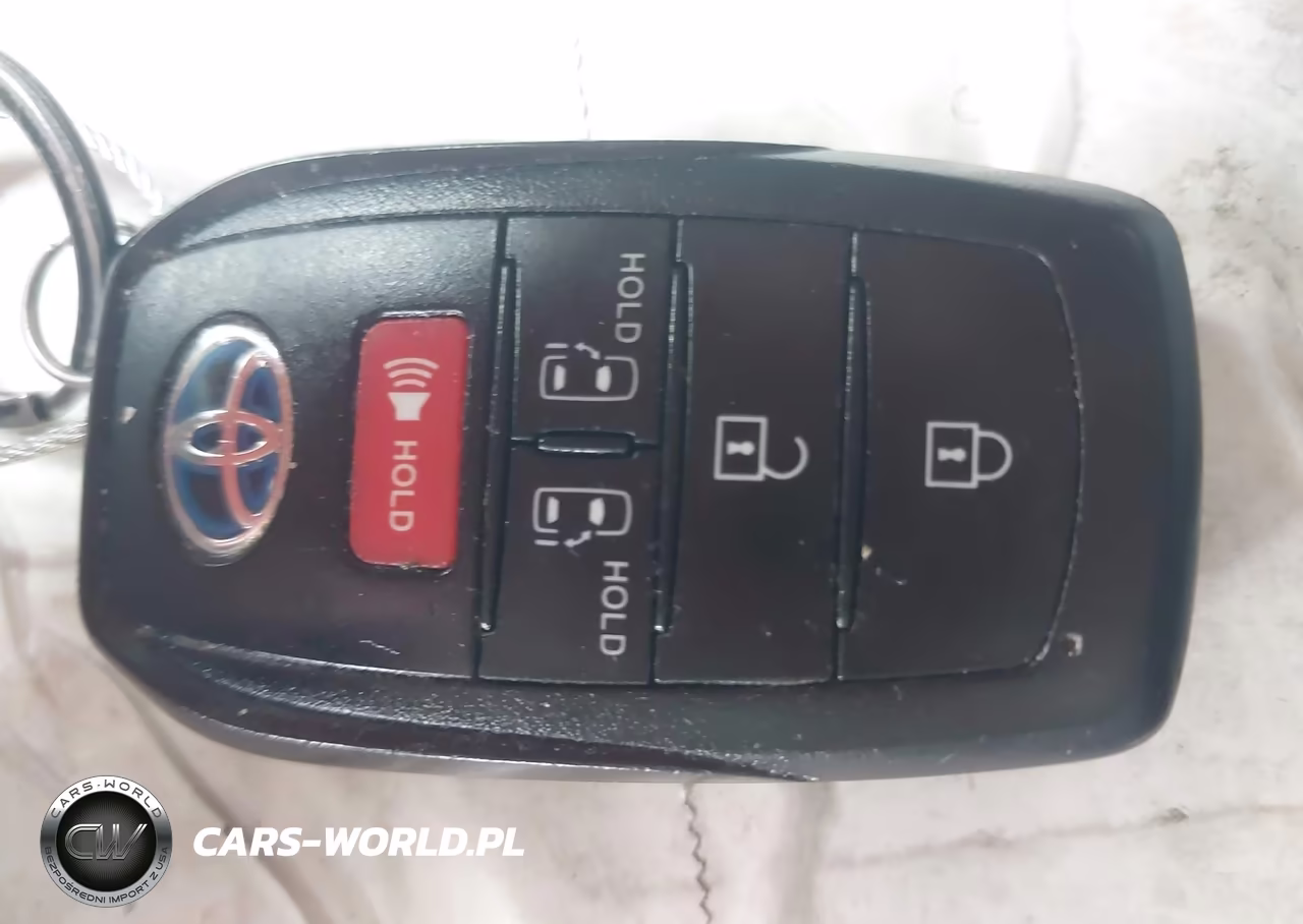 2021 Toyota Sienna Le VIN:5TDKRKEC8MS037247 - 11