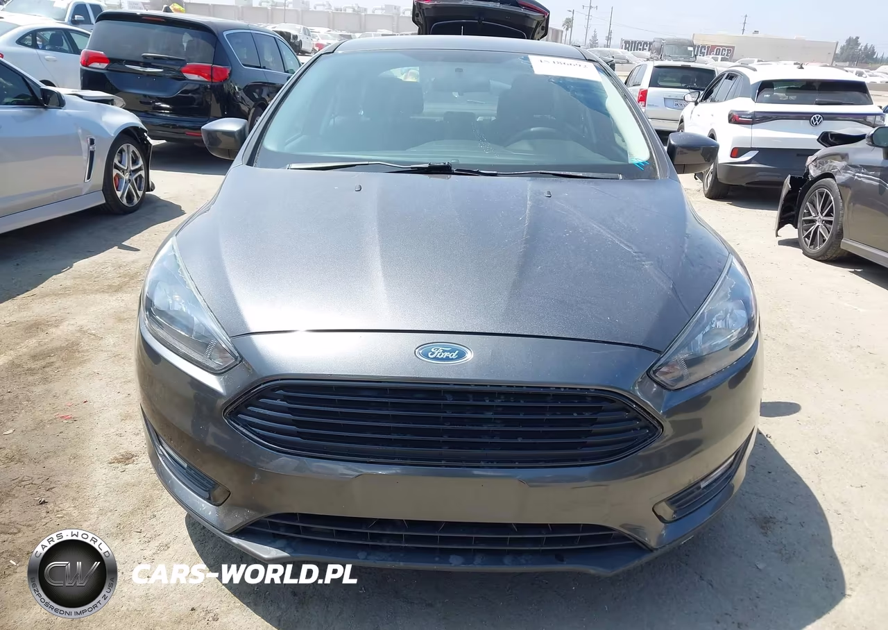 2018 Ford Focus Se VIN:1FADP3FE3JL209062 - 12