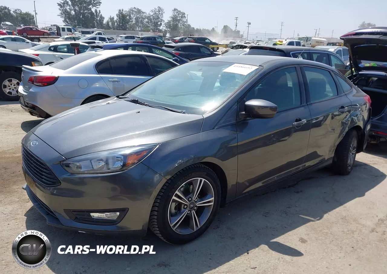 2018 Ford Focus Se VIN:1FADP3FE3JL209062 - 2