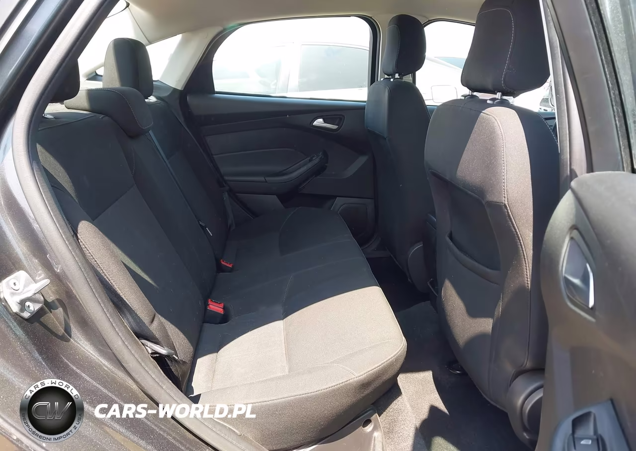 2018 Ford Focus Se VIN:1FADP3FE3JL209062 - 8