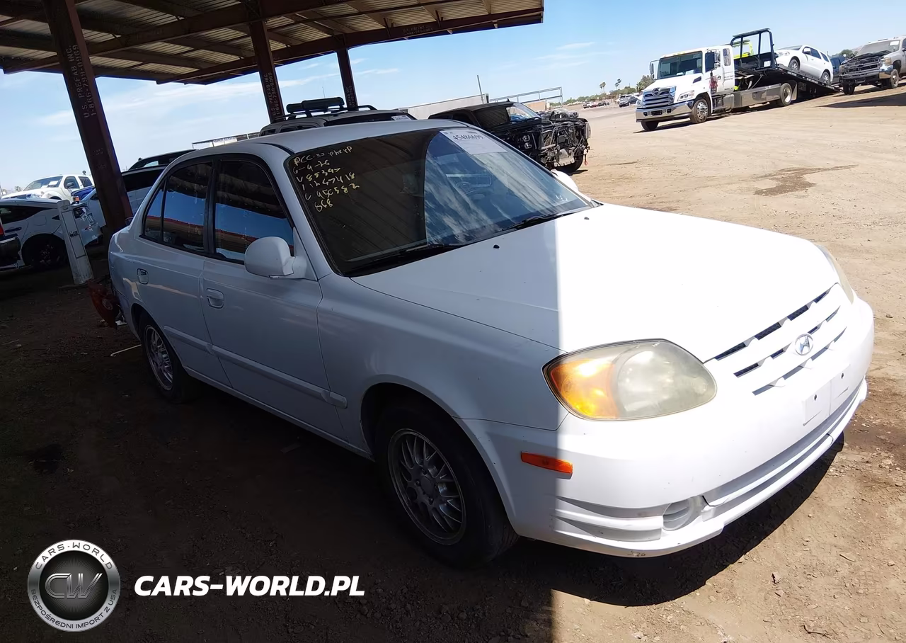 2005 Hyundai Accent Gls VIN:KMHCG45C35U585347 - 16