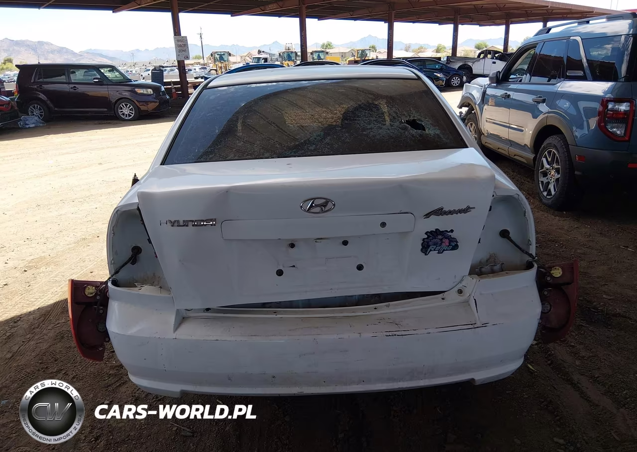 2005 Hyundai Accent Gls VIN:KMHCG45C35U585347 - 6
