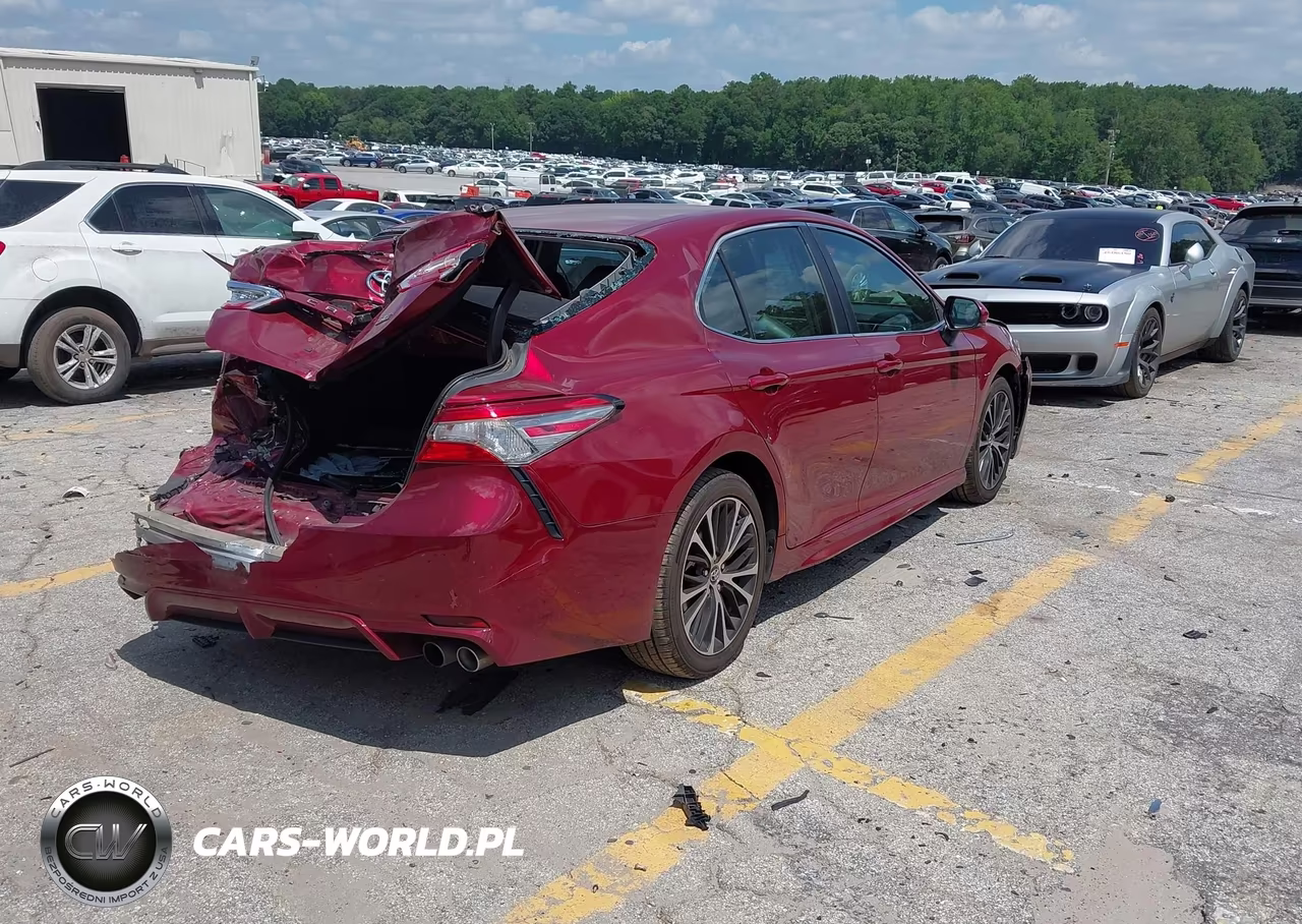 2018 Toyota Camry Se VIN:4T1B11HKXJU585466 - 4