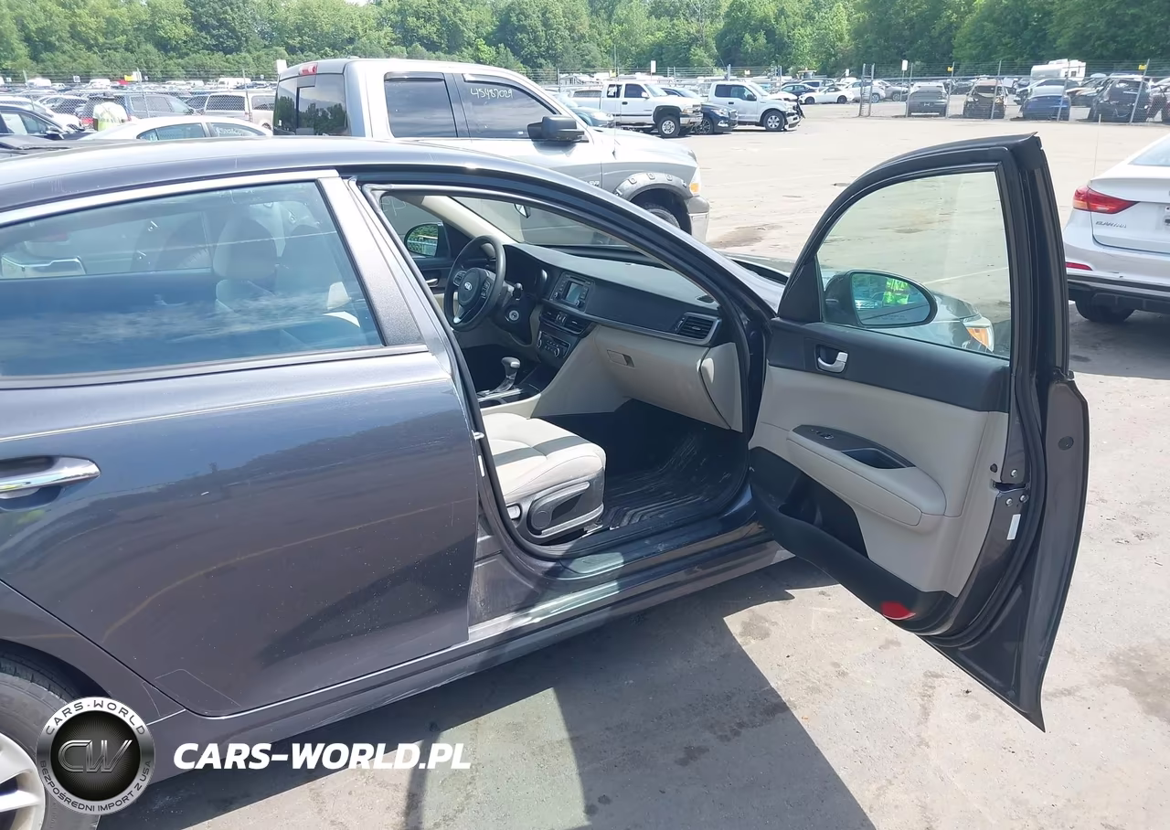 2017 Kia Optima Lx VIN:5XXGT4L32HG167828 - 5