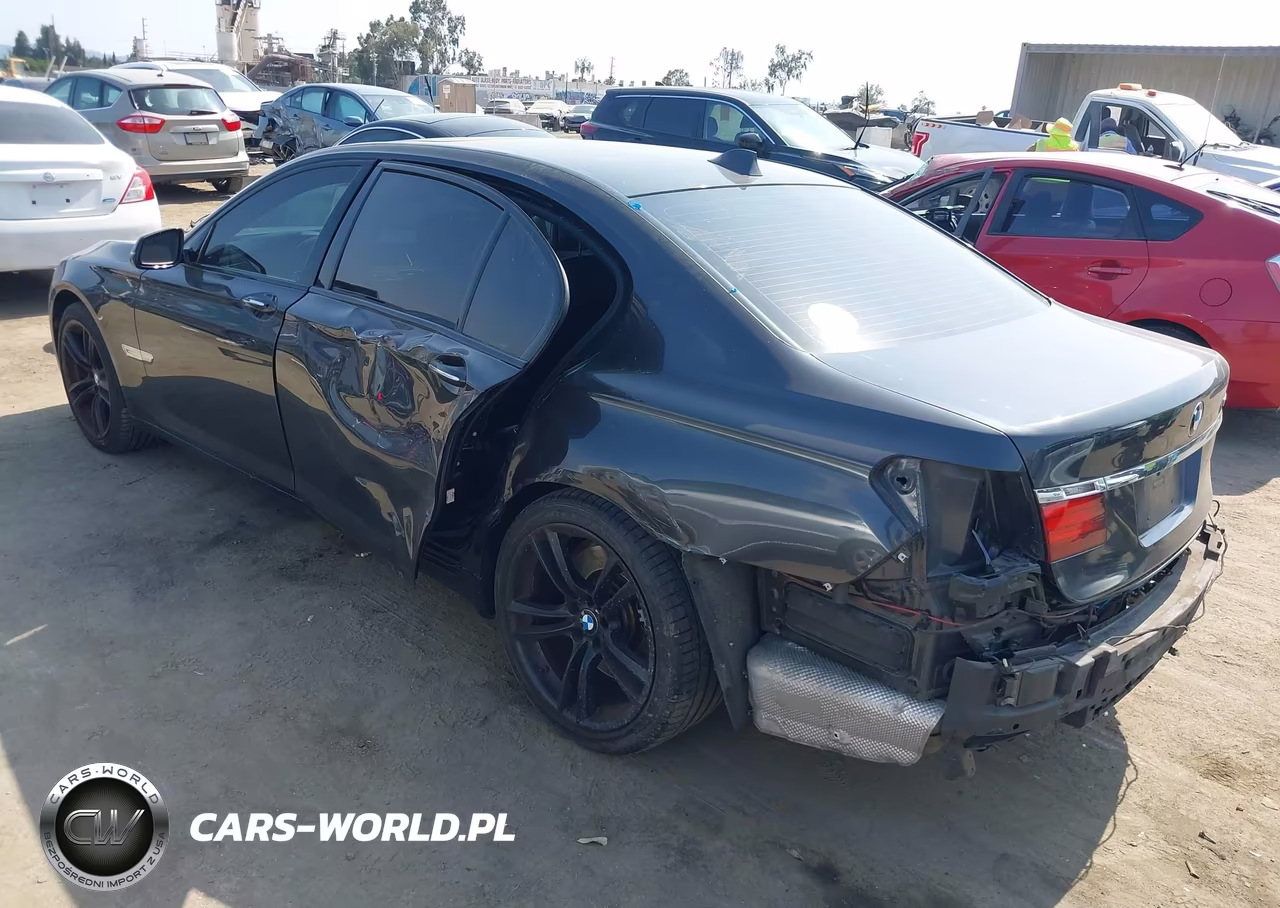 2013 BMW 750Li VIN:WBAYE8C5XDD133127 - 3