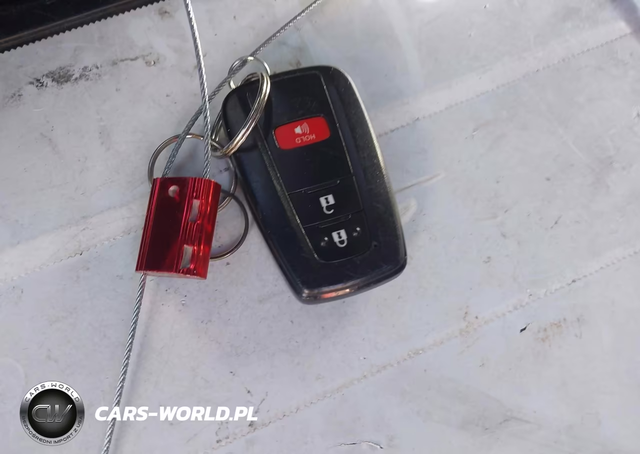 2018 Toyota Prius Three VIN:JTDKARFU3J3067132 - 11